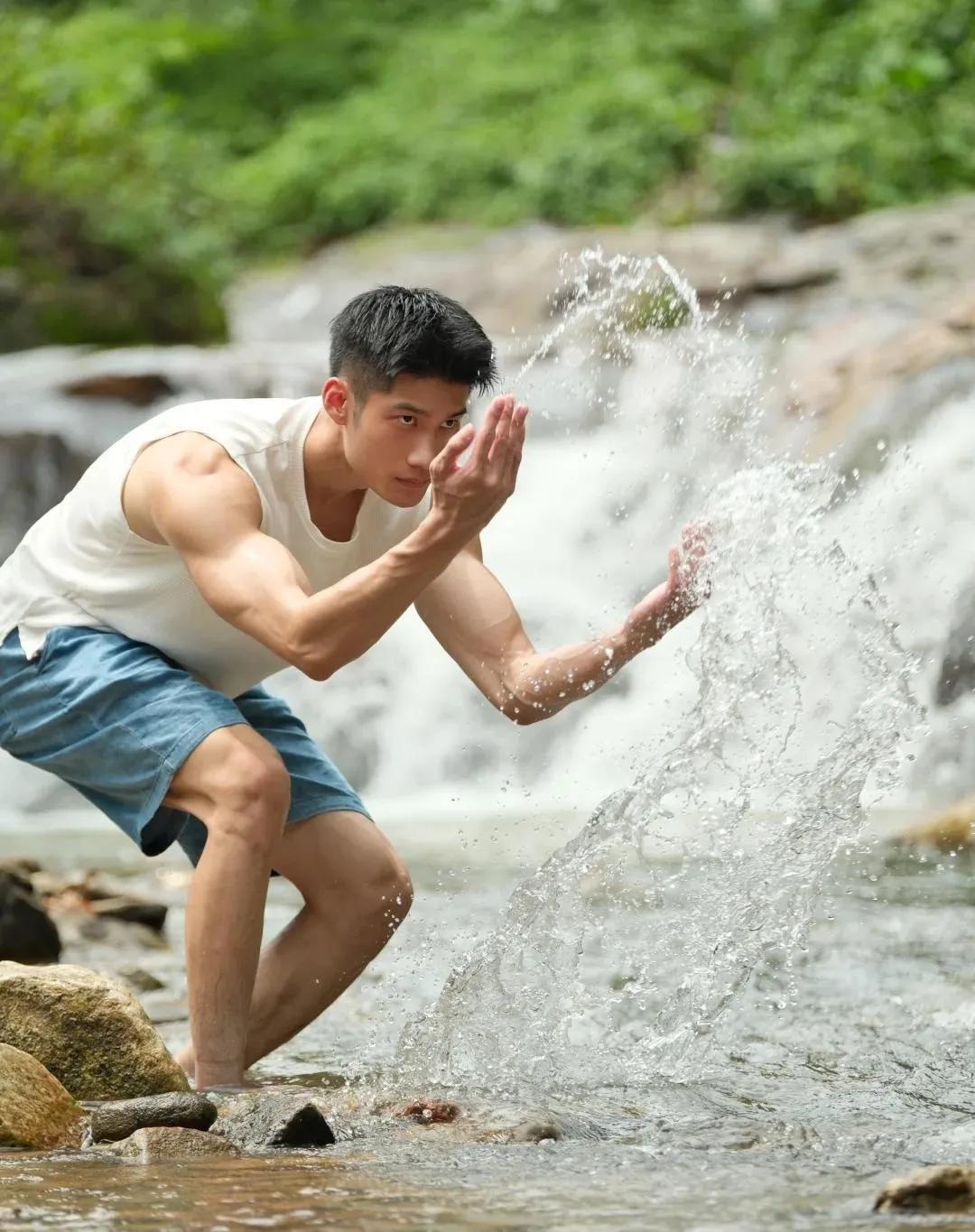 小红书明星健身_小明健身怎么样_小红健身明星书法图片